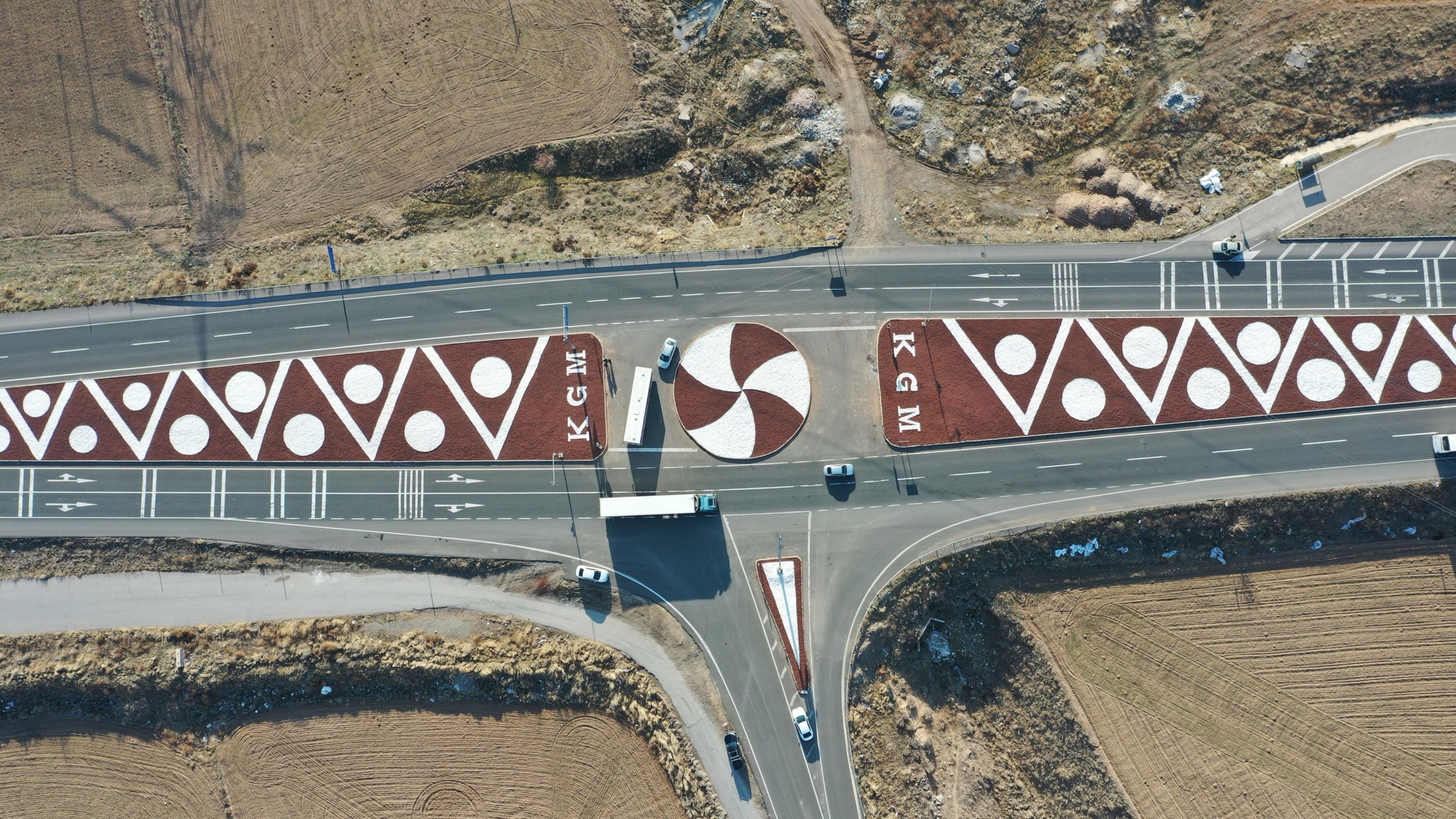 Güneşli Kavşağı Kuru Peyzaj Düzenlemesi