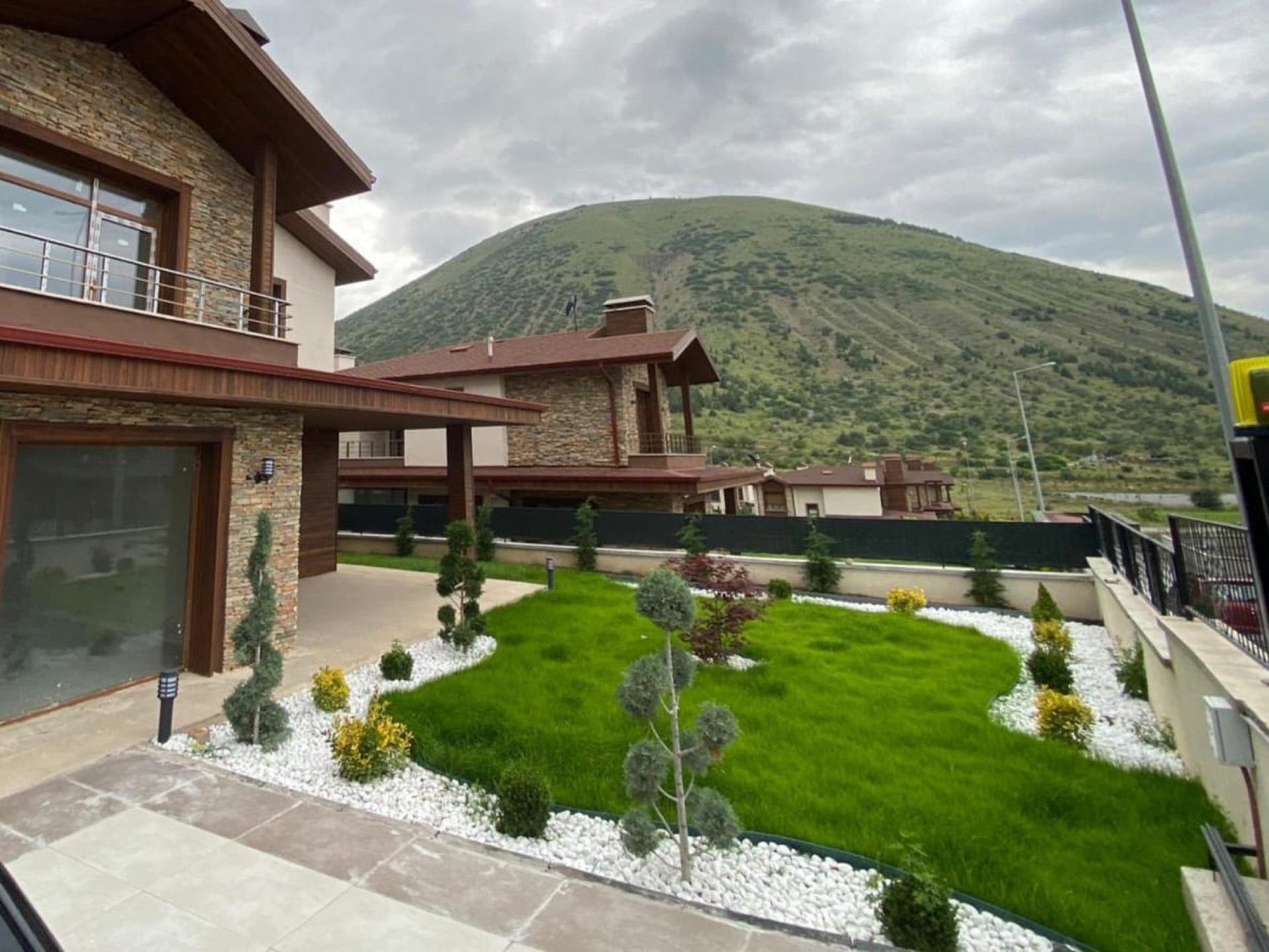 Talas Yukarı Mah. Villa Peyzaj Tasarımı ve Uygulaması — fotoğraf 9