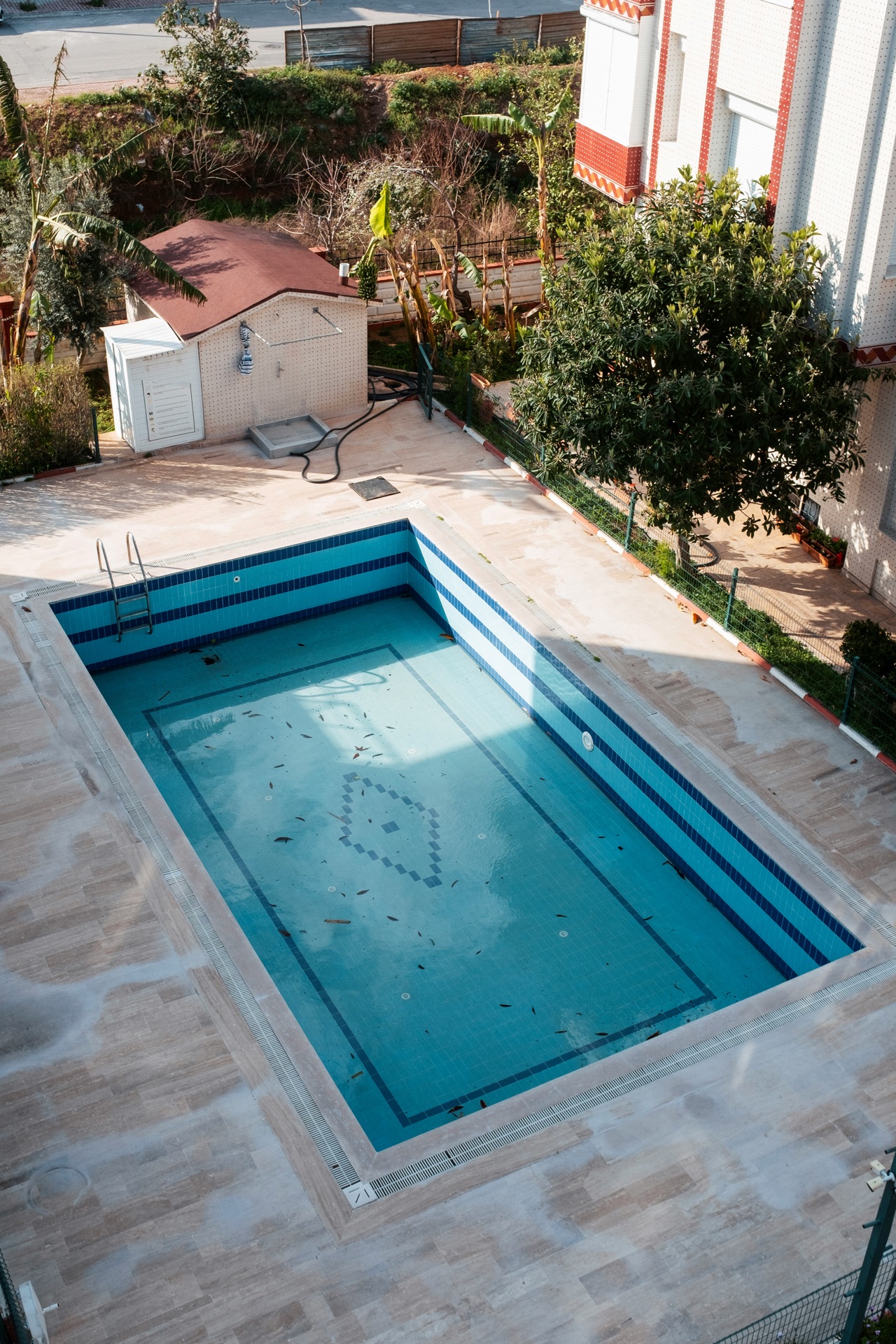 Kayseri taşmalı infinity havuz — FK Peyzaj